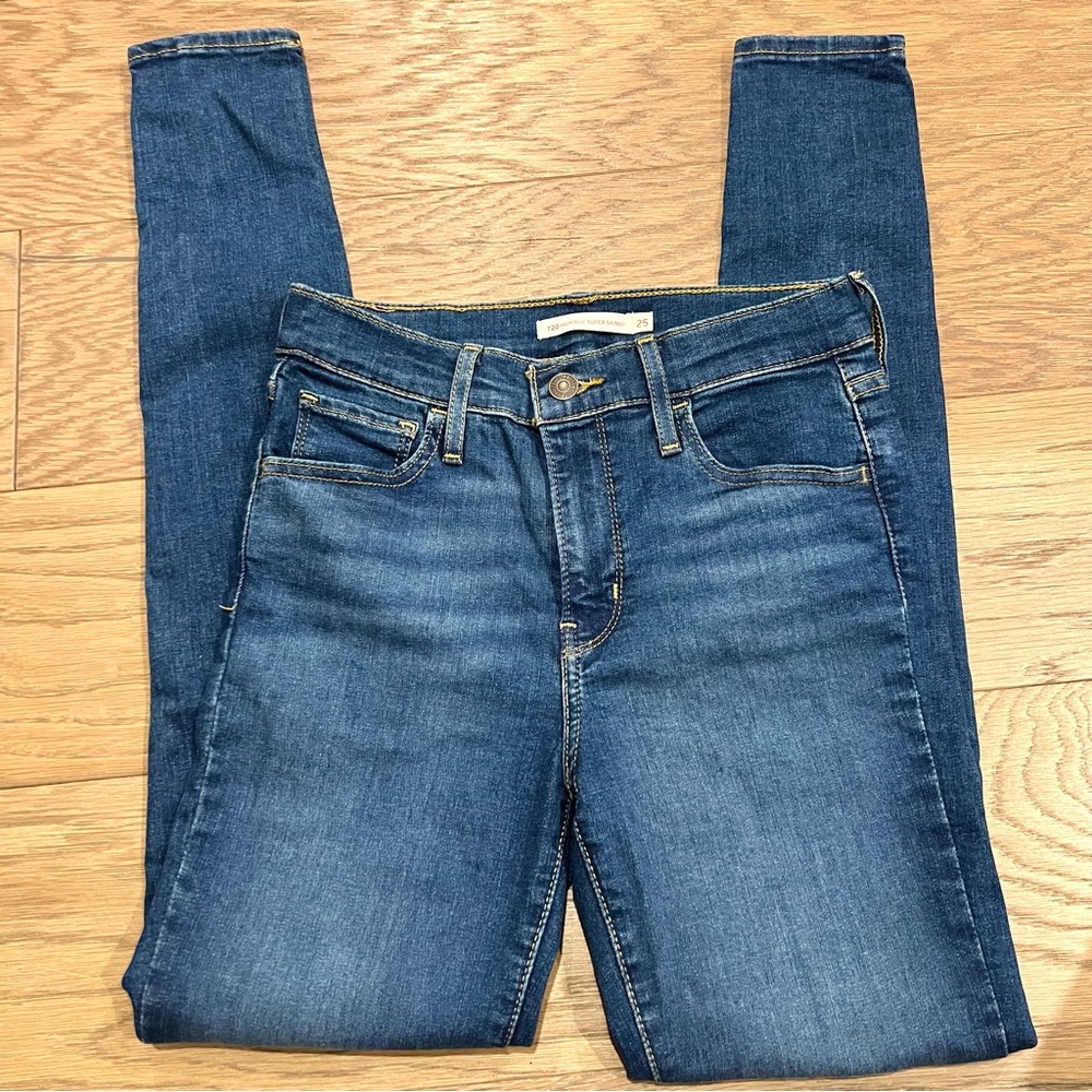 Levi’s 720 High Rise Skinny